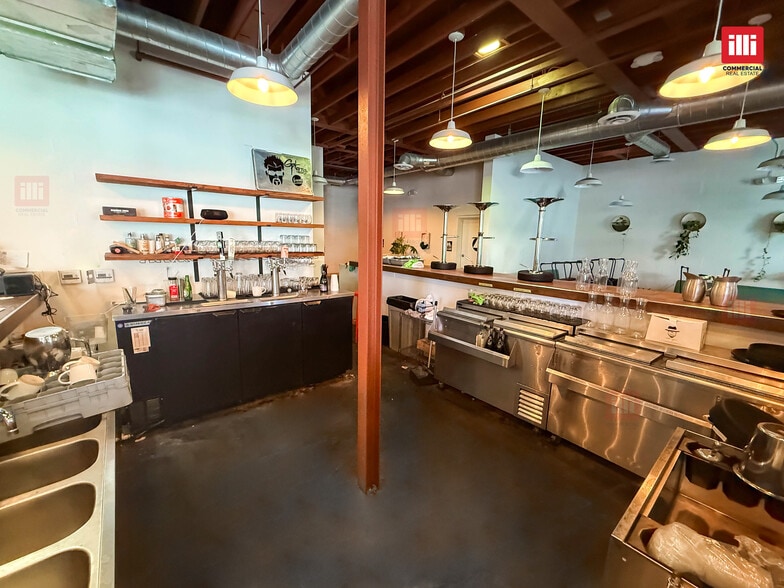 More Photos Of 4720-4722 Woodman Ave, Sherman Oaks Restaurant For Lease