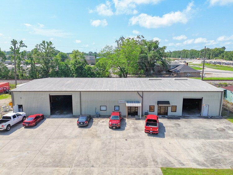 More Photos Of 11950 Richcroft Ave, Baton Rouge Warehouse For Sale