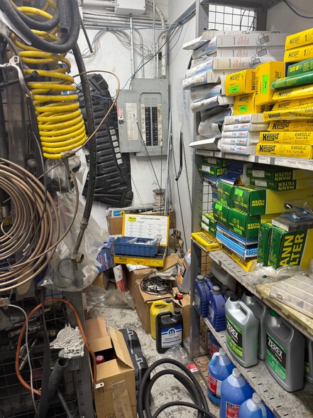 More Photos Of 45-35 39th St, Long Island City Warehouse For Lease