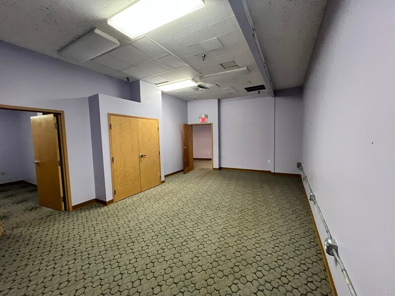 More Photos Of 18 Dartmouth St, Malden Storefront Retail Office For Lease