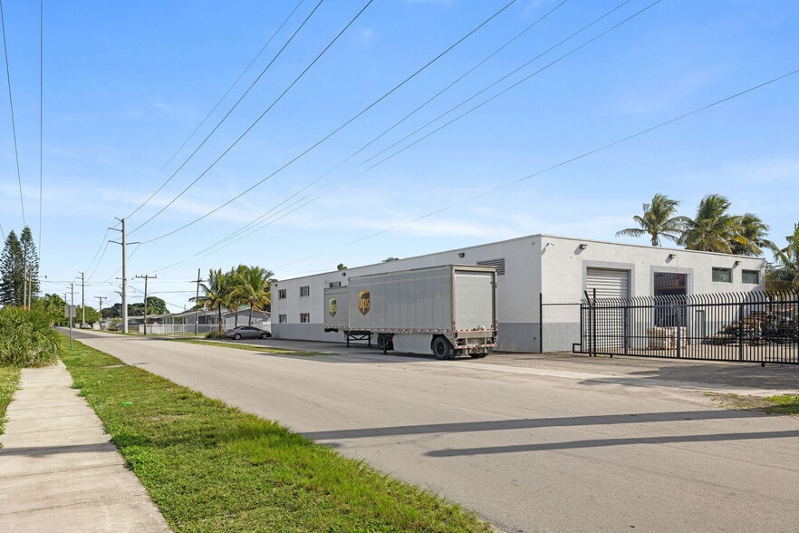 More Photos Of 17890 NW 29th Ct, Miami Gardens Warehouse For Sale