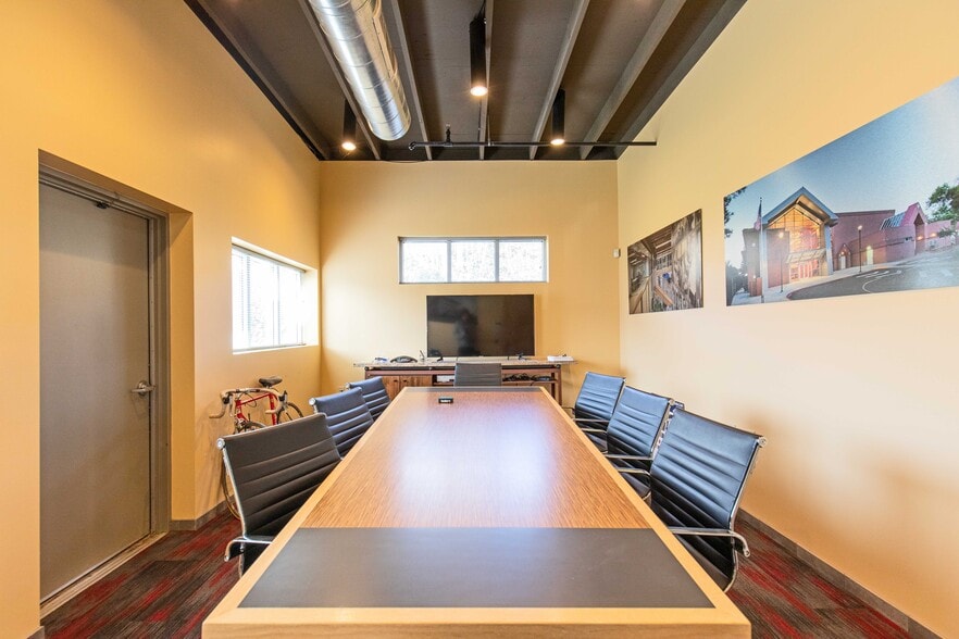 More Photos Of 205 23rd St, Sacramento Flex For Sale