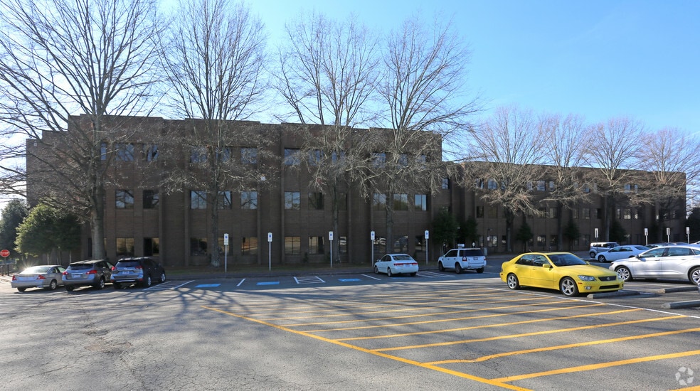 More Photos Of 450 W Hanes Mill Rd, Winston-Salem Office For Lease