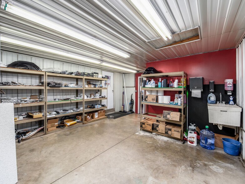 More Photos Of 31 S Ludlow Rd, Urbana Auto Repair For Sale