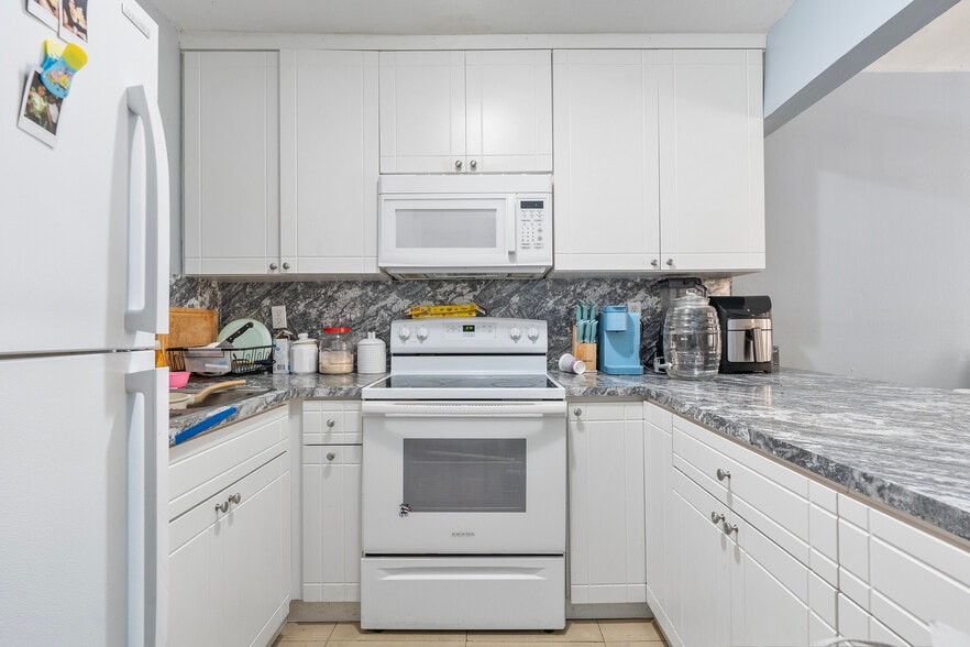 More Photos Of 2400 NW 16th Street Rd, Miami Apartments For Sale