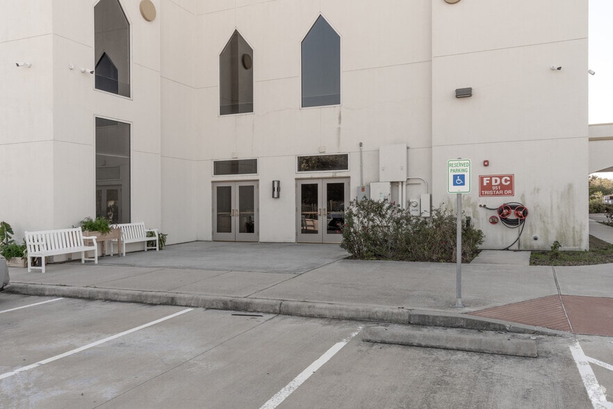 More Photos Of 951 Tristar Dr, Webster Office For Lease