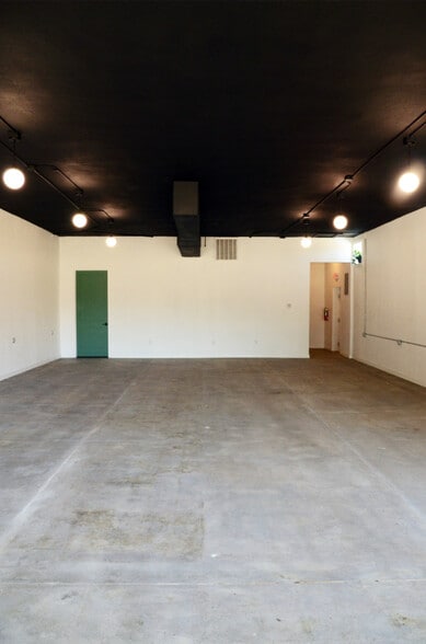 More Photos Of 500 S 20th St, Fort Smith Flex For Lease