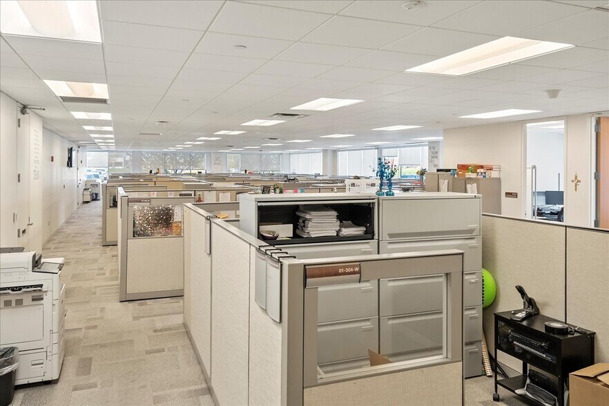More Photos Of 3051 Hollis Dr, Springfield Office For Lease