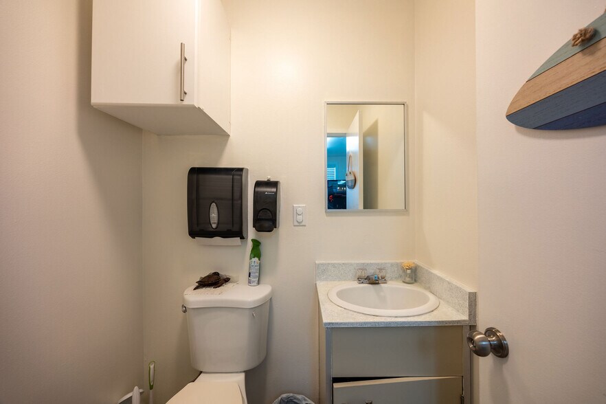 More Photos Of 667-669 Crespi Dr, Pacifica Medical For Sale