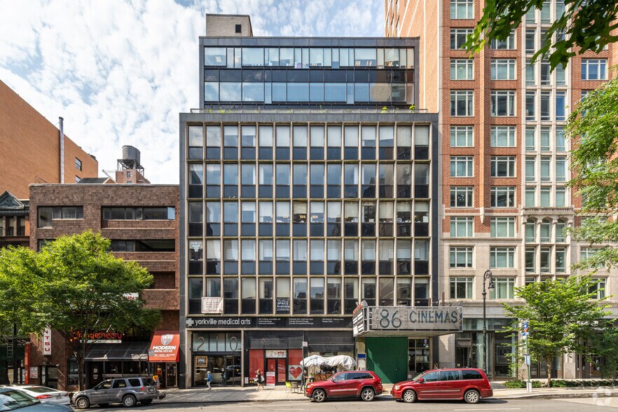 Primary Photo Of 210 E 86th St, New York Medical For Lease