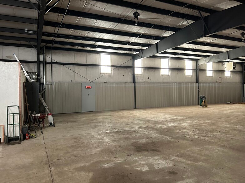 More Photos Of 3008 Louis Sherman Dr, Steger Warehouse For Sale