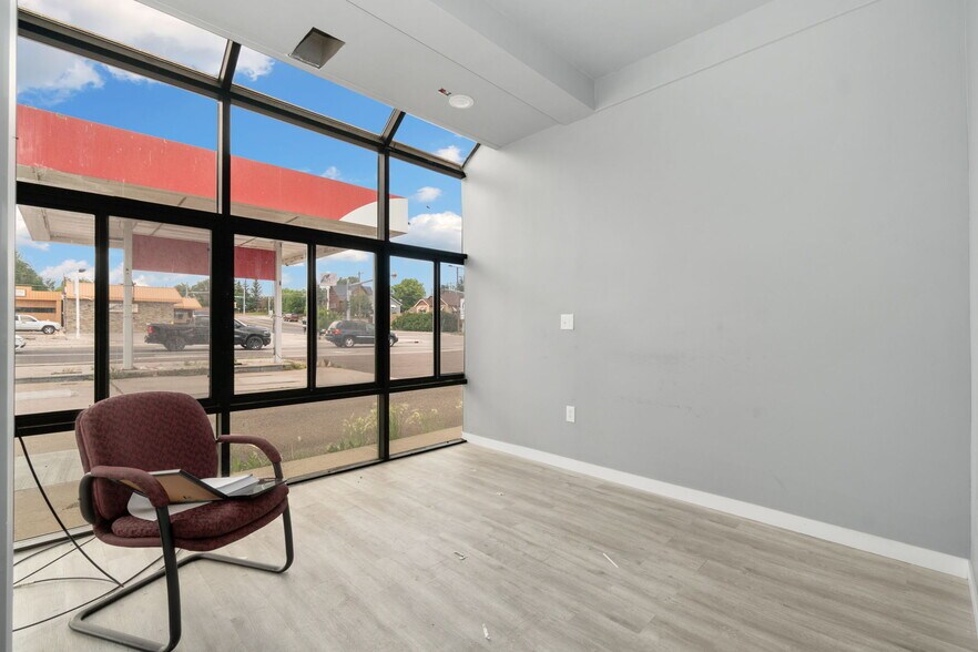 More Photos Of 1822 Logan Ave, Cheyenne Service For Sale