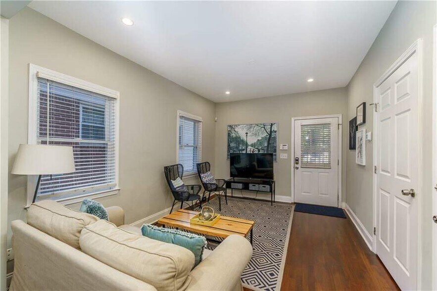More Photos Of 604 Glen Iris Dr NE, Atlanta Office Residential For Sale