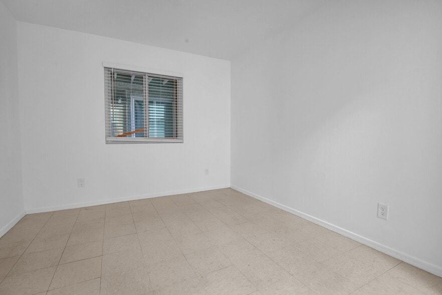 More Photos Of 2234 W Hazelwood St, Phoenix Apartments For Sale