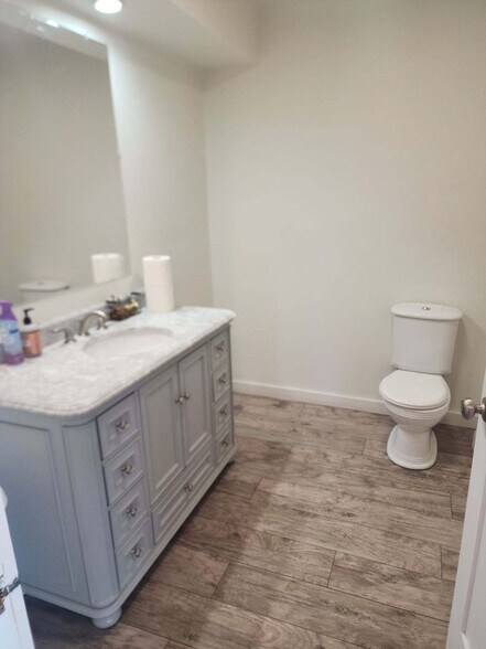 More Photos Of 3402 N Shadeland Ave, Indianapolis Auto Repair For Sale