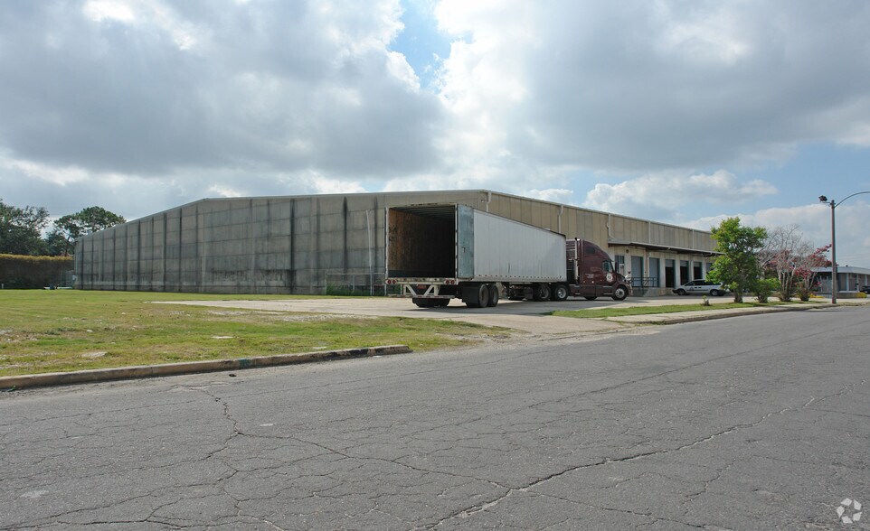 More Photos Of 7649 Townsend Pl, New Orleans Warehouse For Lease