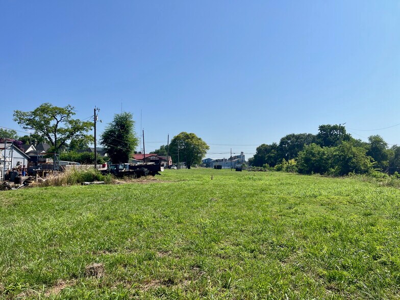 More Photos Of 2523 Burnside Street St, Knoxville Land For Sale