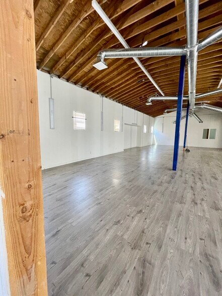 More Photos Of 827 E Jefferson Blvd, Los Angeles Light Manufacturing For Lease