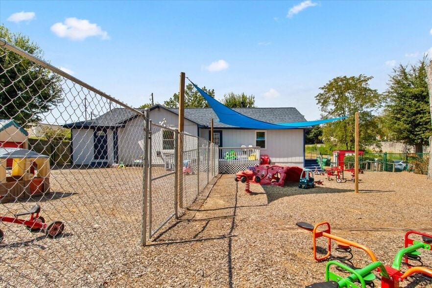 More Photos Of 57 Merritt St SE, Marietta Daycare Center For Sale