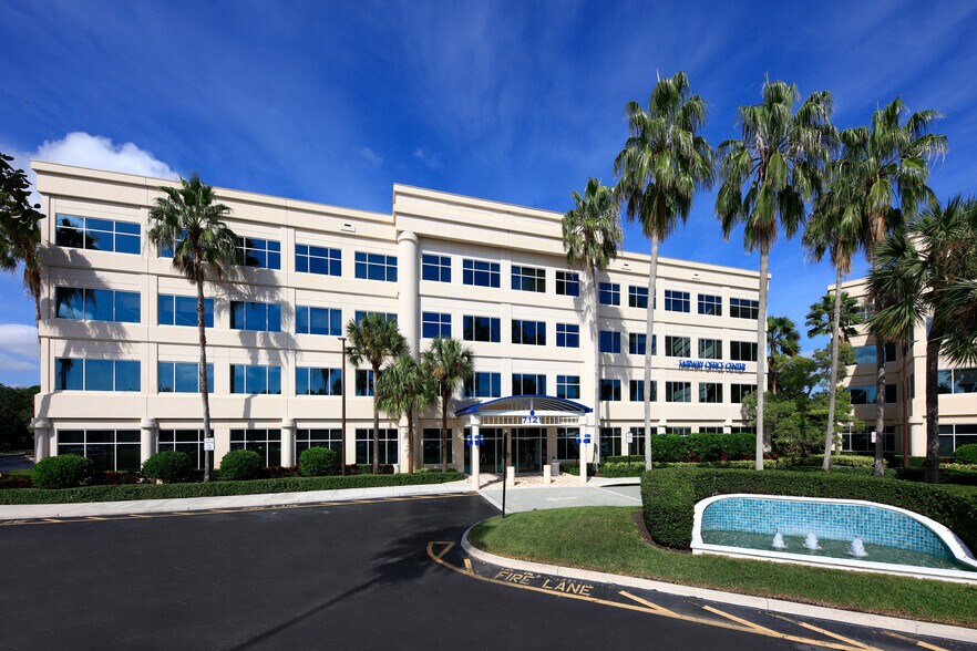 More Photos Of 7108-7121 Fairway Dr, Palm Beach Gardens Unknown For Lease