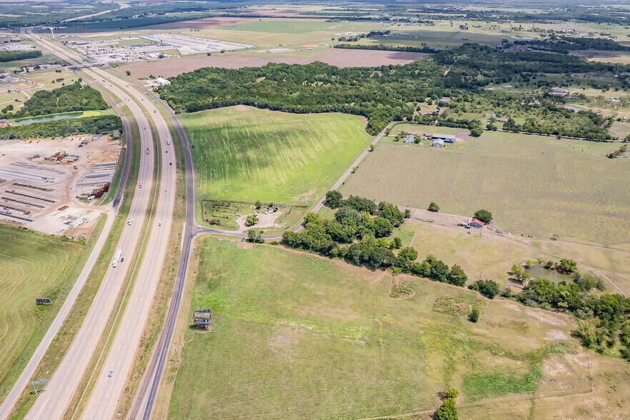 More Photos Of 1601 N Interstate 45, Palmer Land For Sale