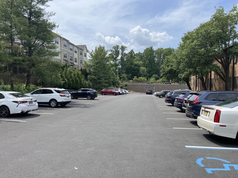 More Photos Of 22 Old Short Hills Rd, Livingston Medical For Lease