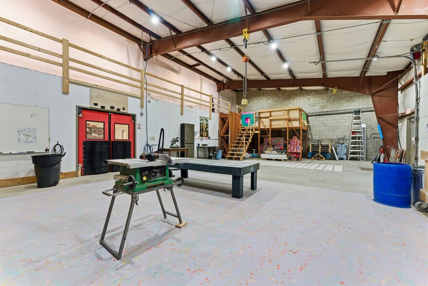 More Photos Of 54 Whately Rd, So Deerfield Light Manufacturing For Lease