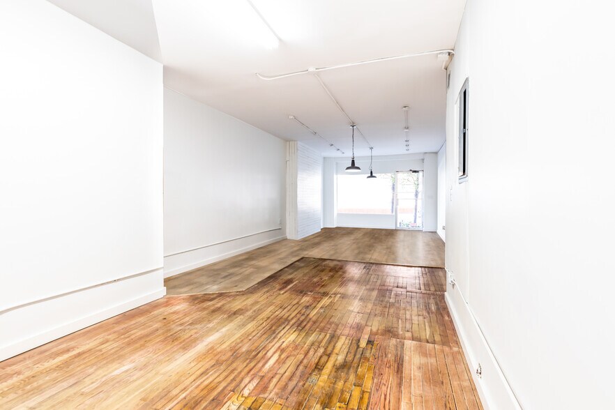 More Photos Of 46 Carmine St, New York Storefront Retail Residential For Sale