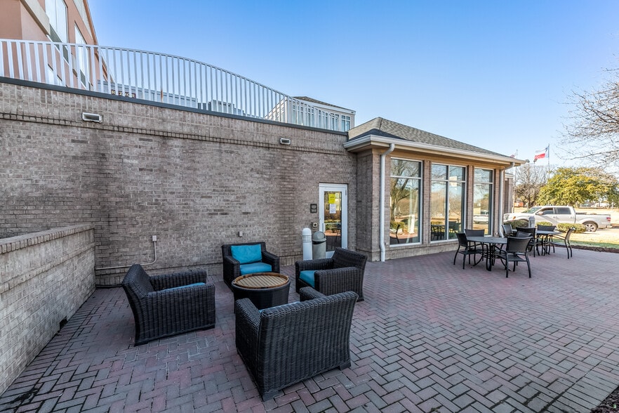 More Photos Of 4400 North Fwy, Fort Worth Hotel For Sale