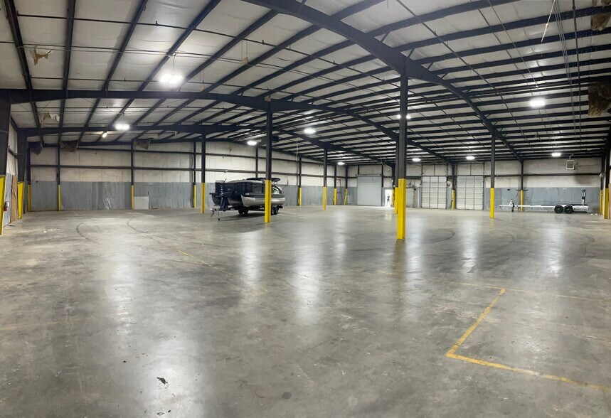 More Photos Of 5115 Old Greenville Hwy, Liberty Warehouse For Lease