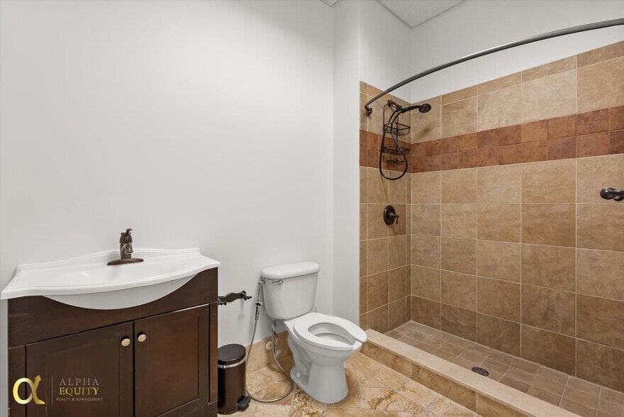 More Photos Of 201 Specialty Pt, Sanford Showroom For Lease