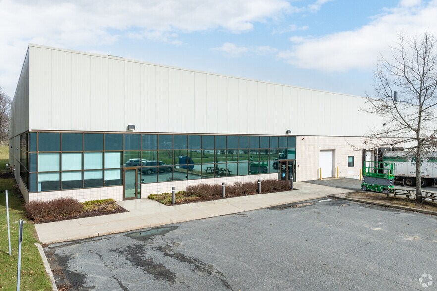 More Photos Of 572 West St, Mansfield Manufacturing For Lease