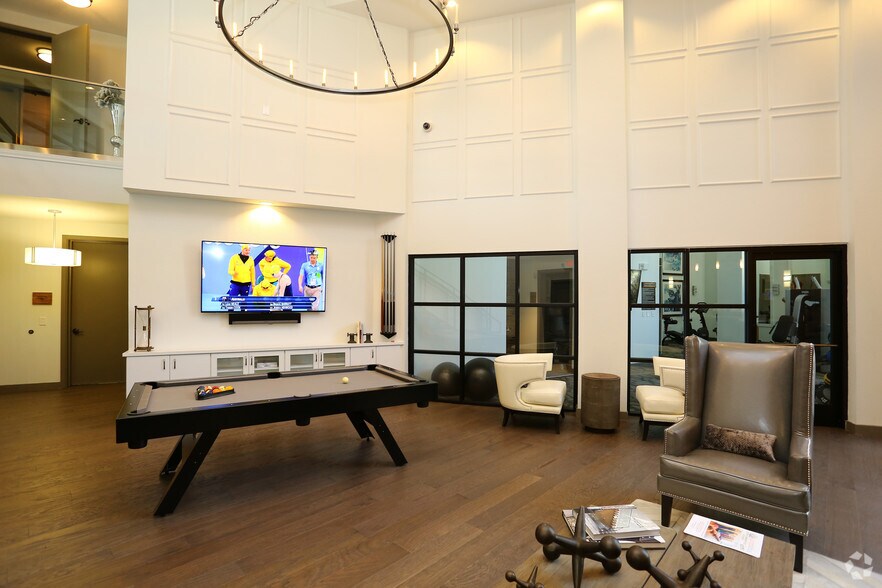 More Photos Of 403 E Koenig Ln, Austin Apartments For Lease