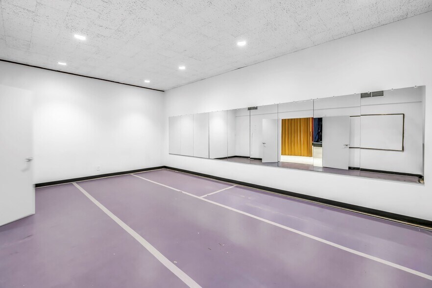 More Photos Of 2632 54th St S, Gulfport Specialty For Lease