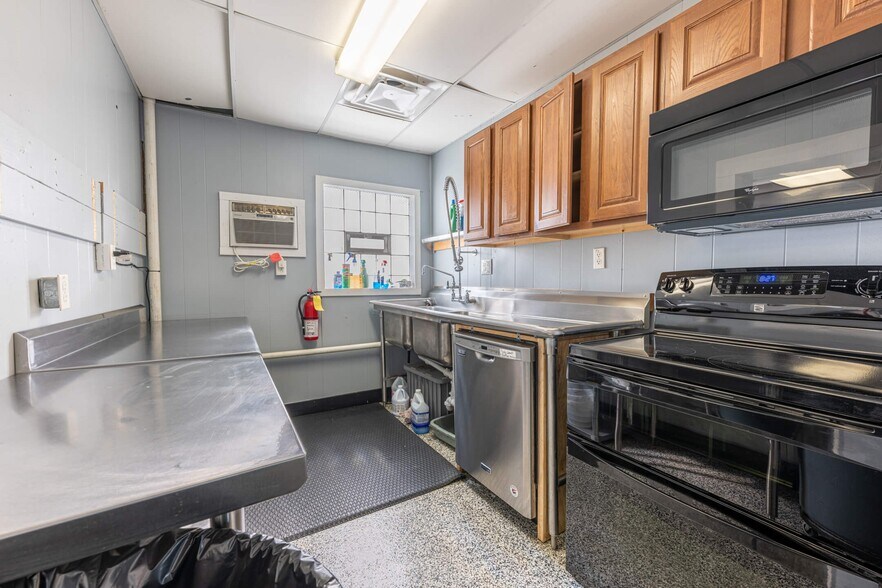 More Photos Of 2552 Bushnell Ave, Dayton Religious Facility For Sale