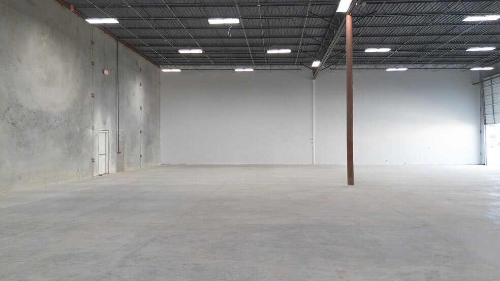 More Photos Of 9503 Brown Ln, Austin Warehouse For Lease