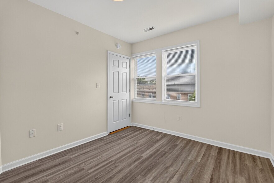 More Photos Of 1271-1275 Meigs Pl NE, Washington Apartments For Sale