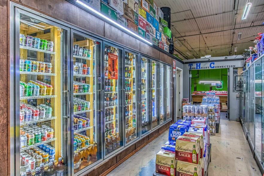 More Photos Of 305 8th St, Augusta Freestanding For Lease