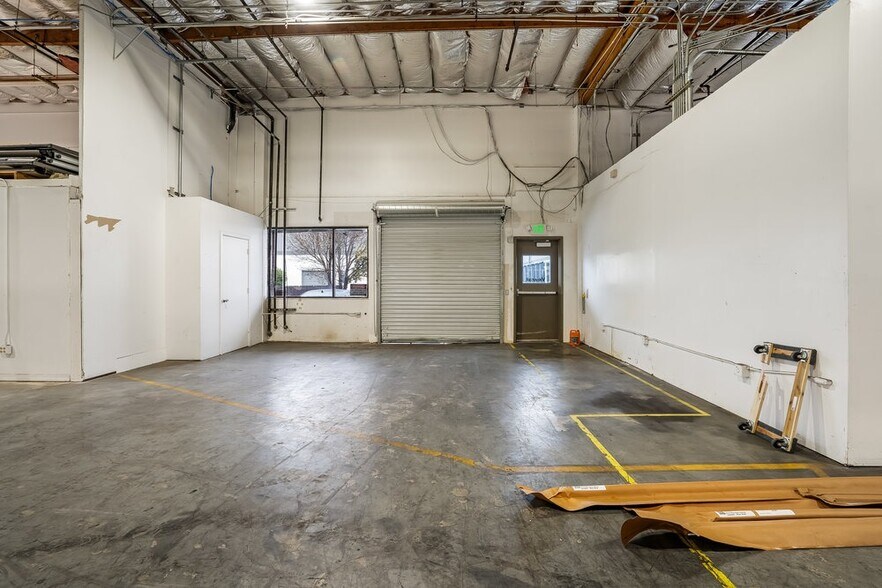 More Photos Of 255 Apollo Way, Hollister Warehouse For Lease