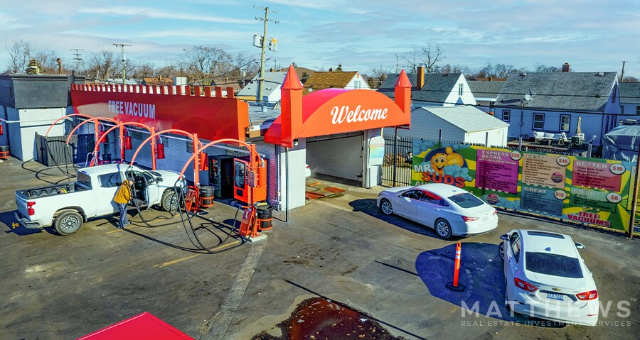 Primary Photo Of 1005 Fort St, Wyandotte Auto Repair For Sale