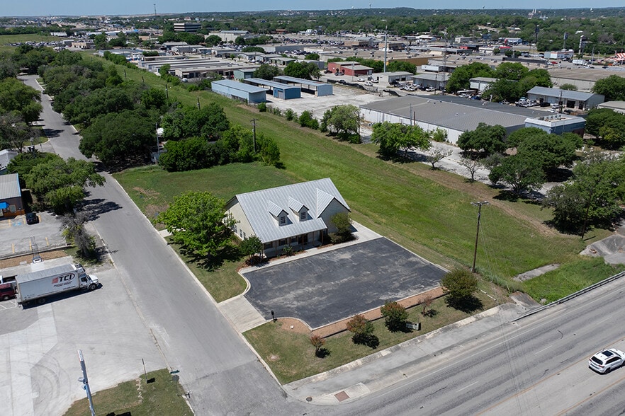More Photos Of 1492 S Seguin Ave, New Braunfels Medical For Lease