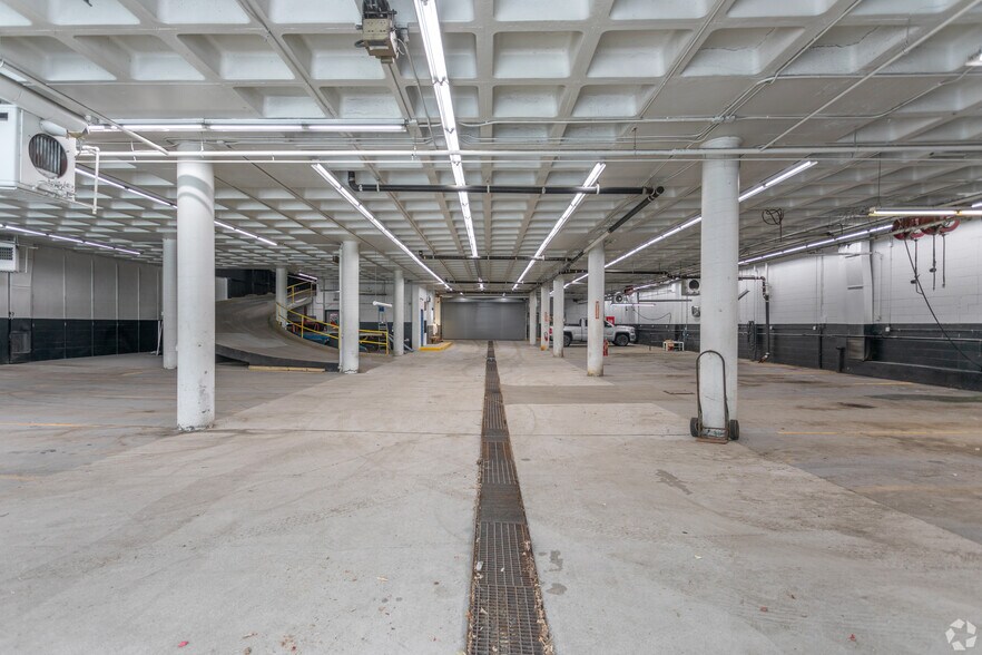 More Photos Of 409 S 9th St, Minneapolis Specialty For Sale