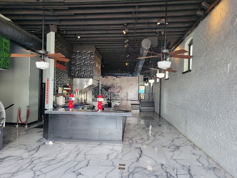 More Photos Of 299 S Main St, Memphis Restaurant For Lease