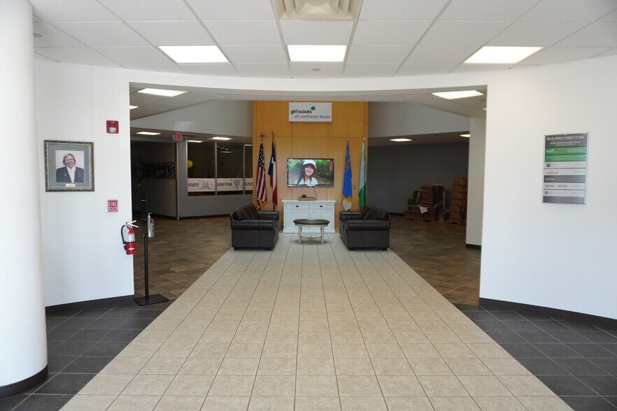 More Photos Of 6001 Summerside Dr, Dallas Office For Sale