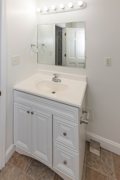 More Photos Of 2445 Lakeview Ave, Baltimore Apartments For Sale