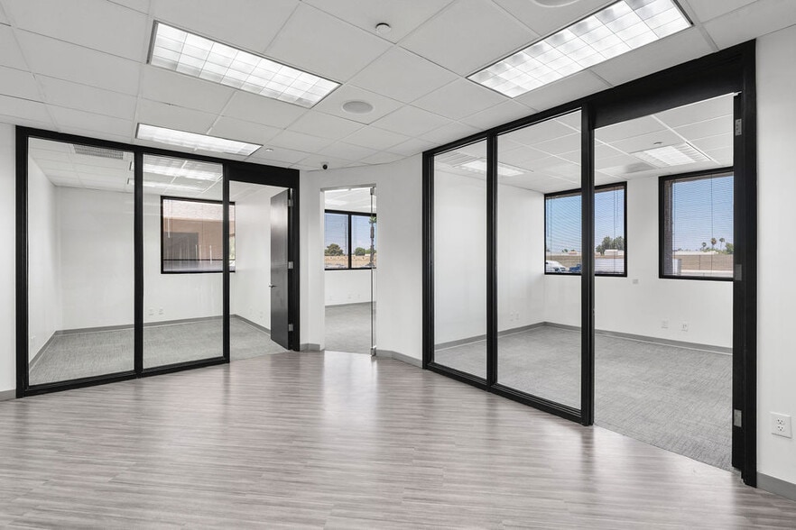 More Photos Of 15600-15650 N Black Canyon Hwy, Phoenix Office For Sale