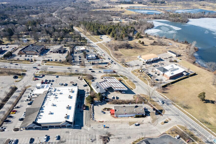 More Photos Of 131 S Milford Rd, Milford Freestanding For Lease