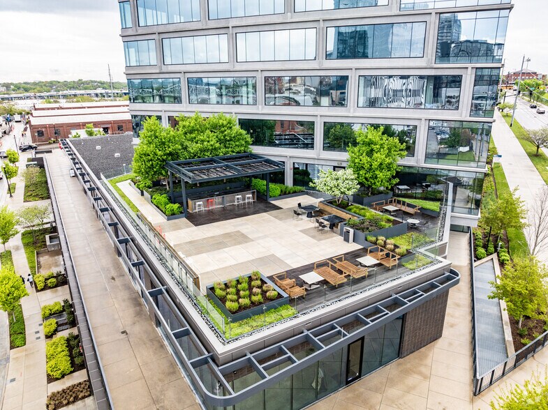 More Photos Of 10 Lea Ave, Nashville Office For Lease