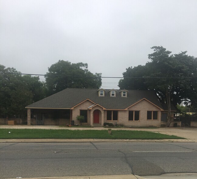 More Photos Of 623 E 2nd St, Irving Daycare Center For Sale