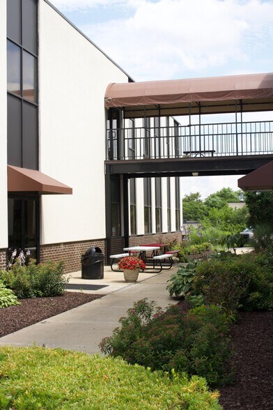 More Photos Of 600 N Bell Ave, Carnegie Office For Lease